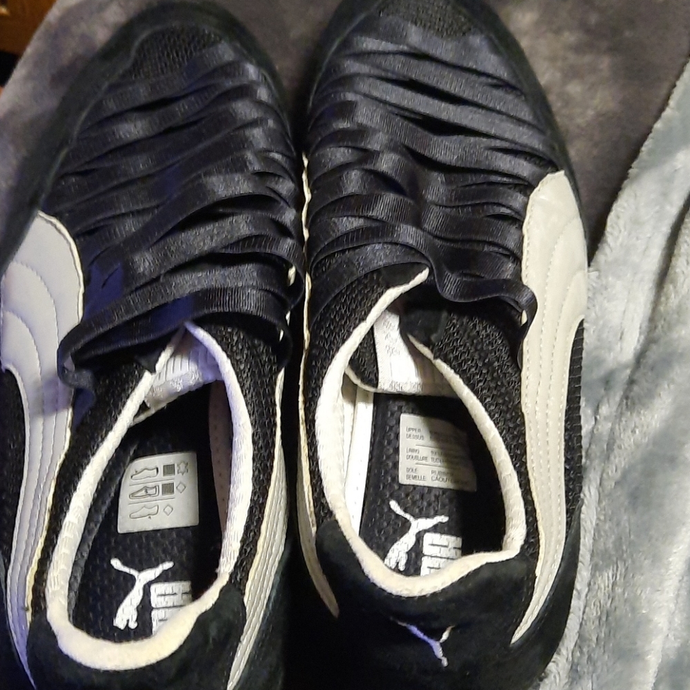 Puma tennis shoes .